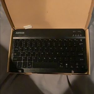 Bluetooth Arteck Keyboard for iPad